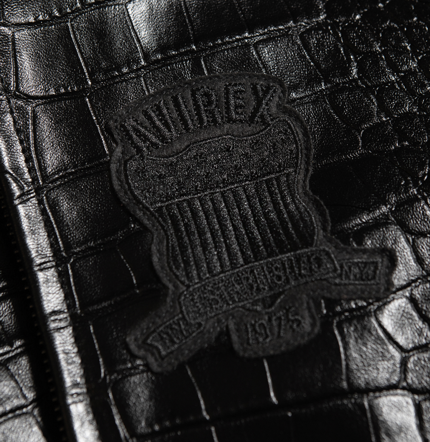 WOMEN’S CROPPED AVIREX CROC ICON BLACK