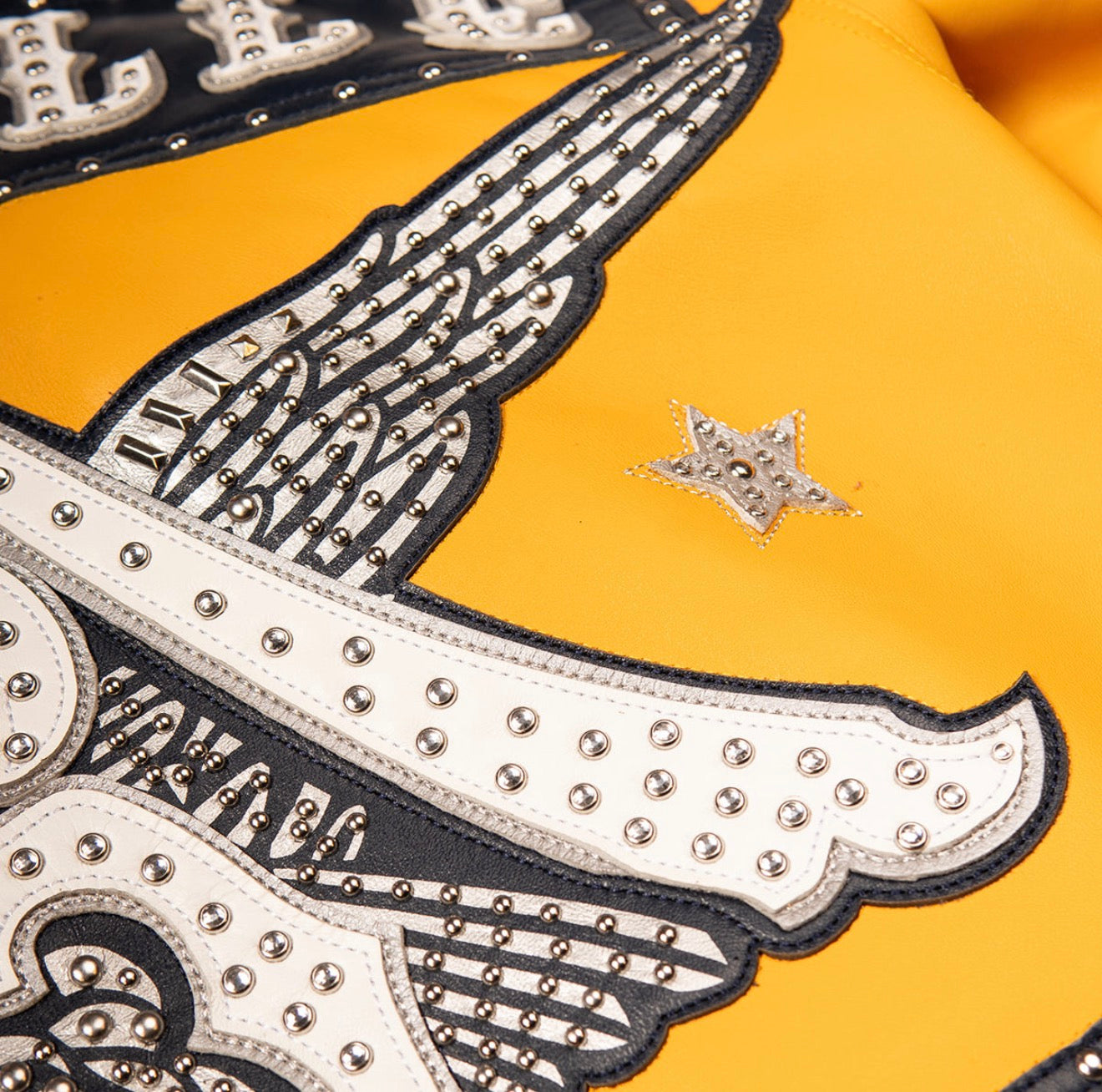 WORLD FAMOUS PELLE PELLE JACKET