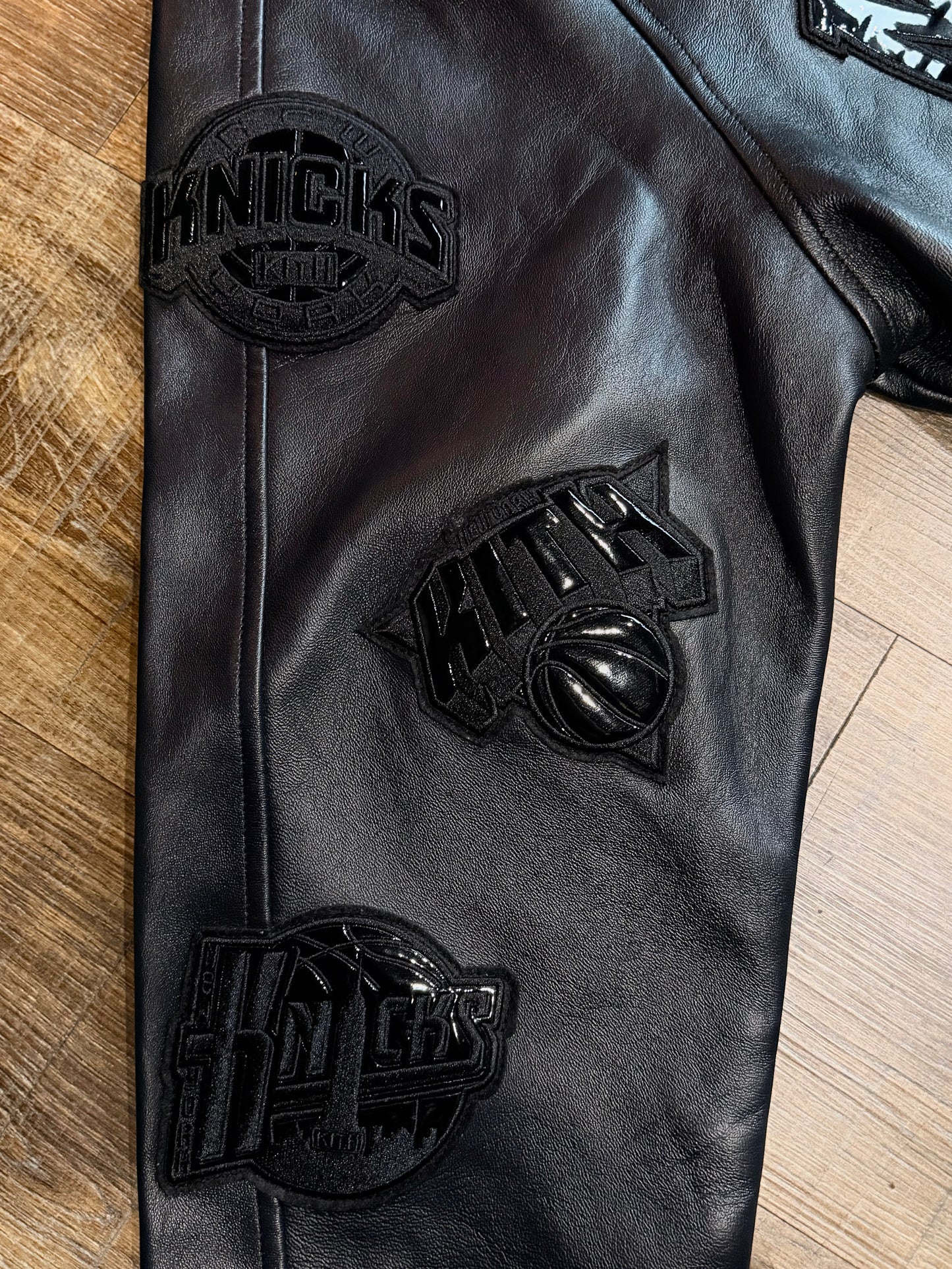 KITH & AVIREX FOR THE NEW YORK KNICKS MADISON SQUARE GARDEN ICON JACKET (BLACK) LIMTED INVENTORY