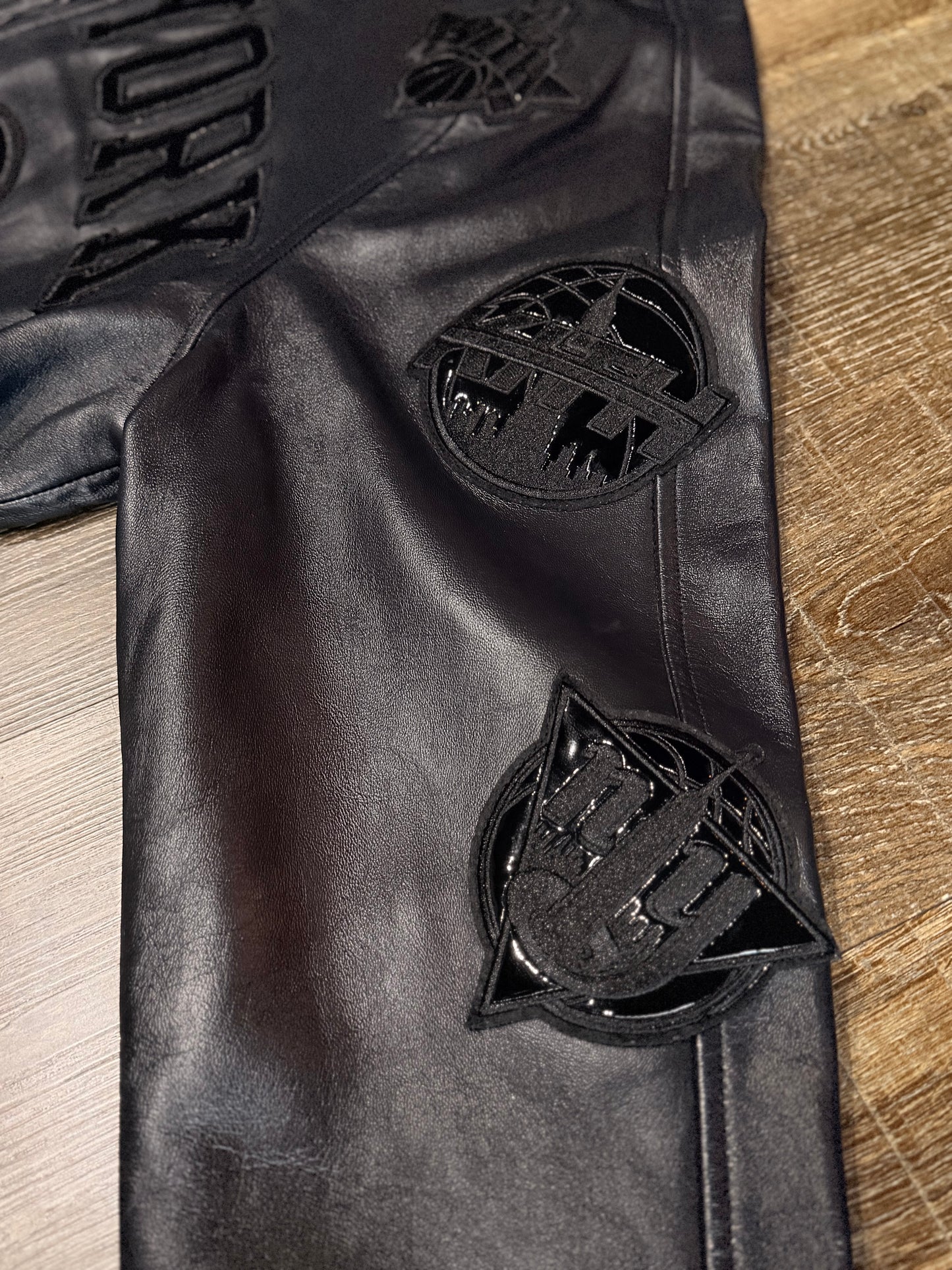 KITH & AVIREX FOR THE NEW YORK KNICKS MADISON SQUARE GARDEN ICON JACKET (BLACK) LIMTED INVENTORY