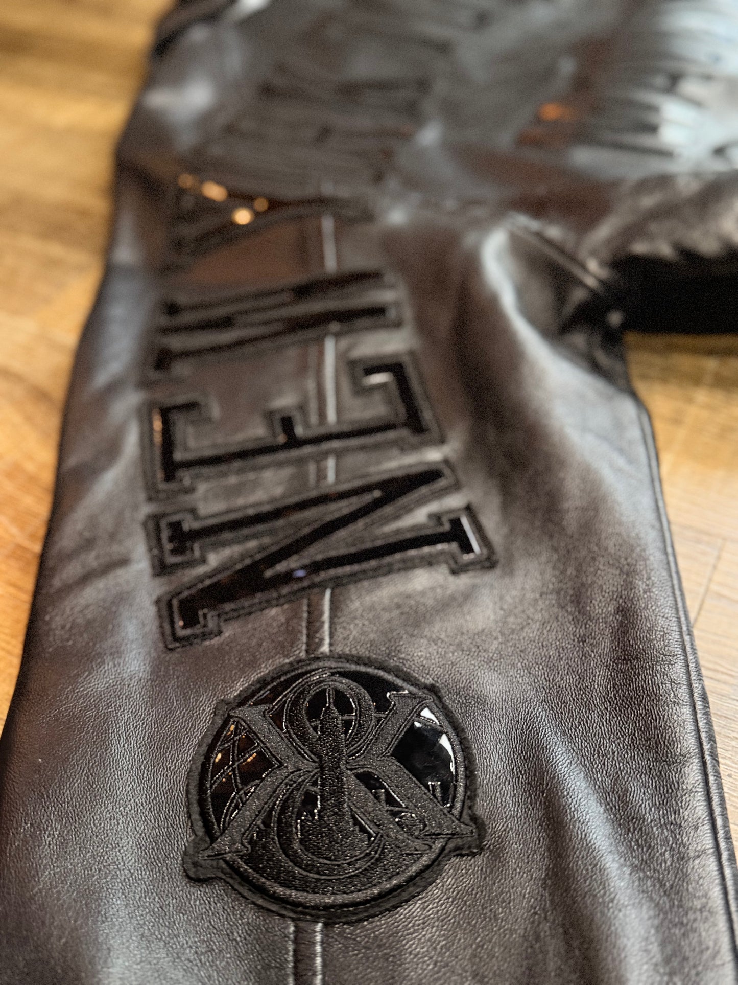 KITH & AVIREX FOR THE NEW YORK KNICKS MADISON SQUARE GARDEN ICON JACKET (BLACK) LIMTED INVENTORY
